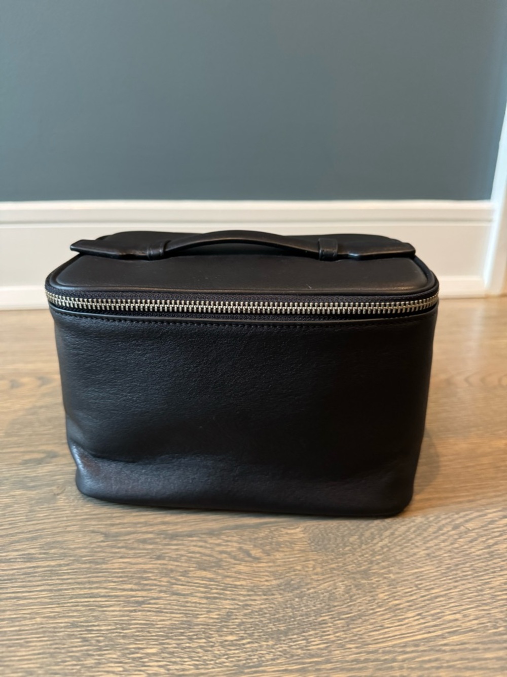 Leatherology Medium Train Case Leather Cosmetic Case with Top Handle